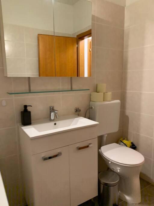 Charmante Wohnung In St. Peter. Graz Exterior photo